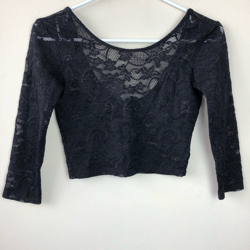 Talula Aritzia Size Small Floral Mesh Crop Top